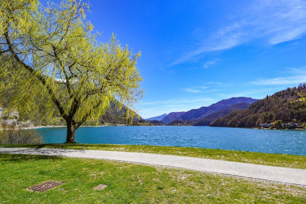 Sky&Pool Dom Apartman Riva del Garda Kültér fotó
