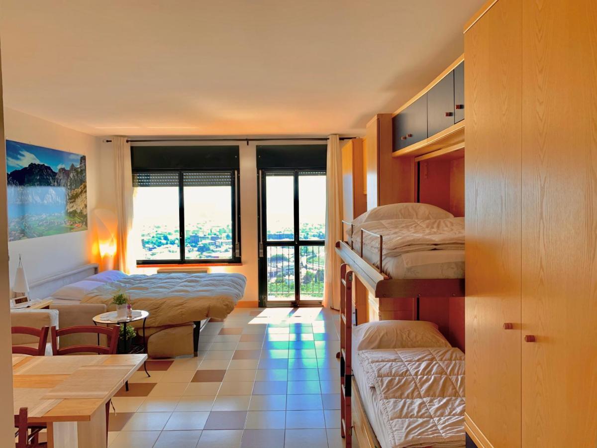 Sky&Pool Dom Apartman Riva del Garda Kültér fotó