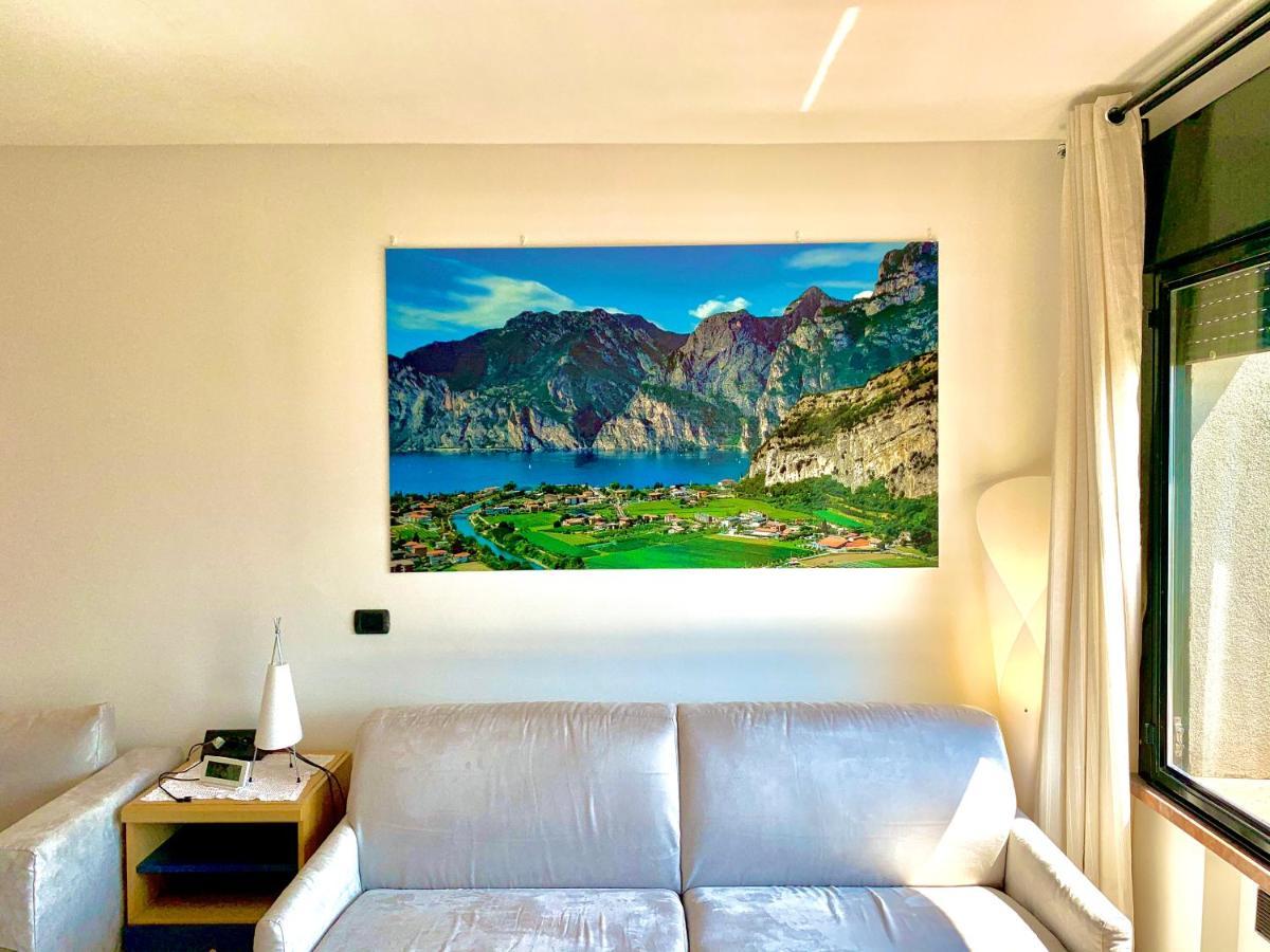 Sky&Pool Dom Apartman Riva del Garda Kültér fotó