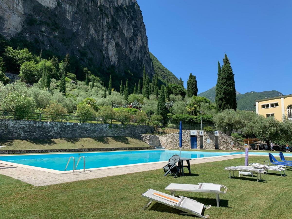 Sky&Pool Dom Apartman Riva del Garda Kültér fotó