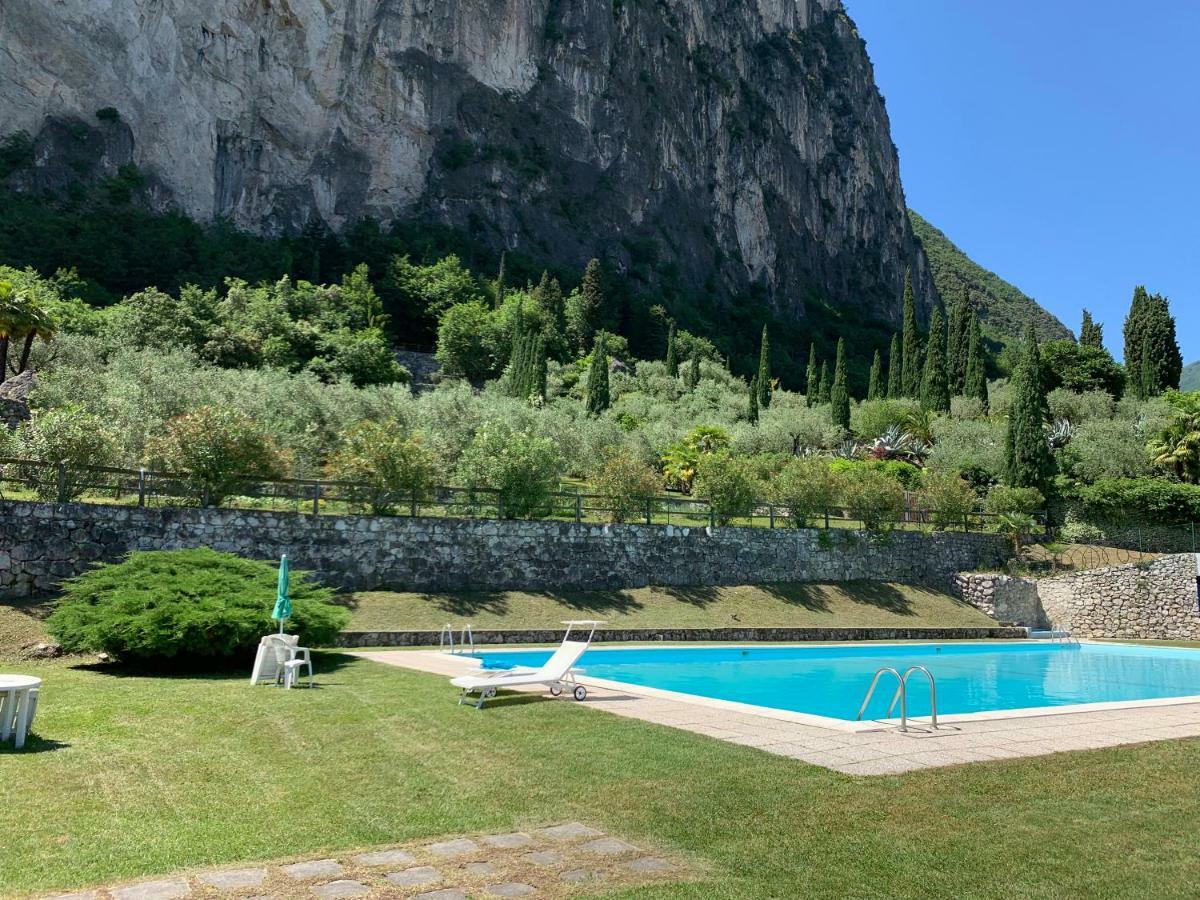 Sky&Pool Dom Apartman Riva del Garda Kültér fotó